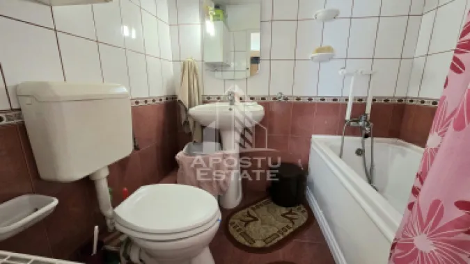 Casa de vanzare, 7 camere si 4 bai, centrala proprie, zona Odobescu