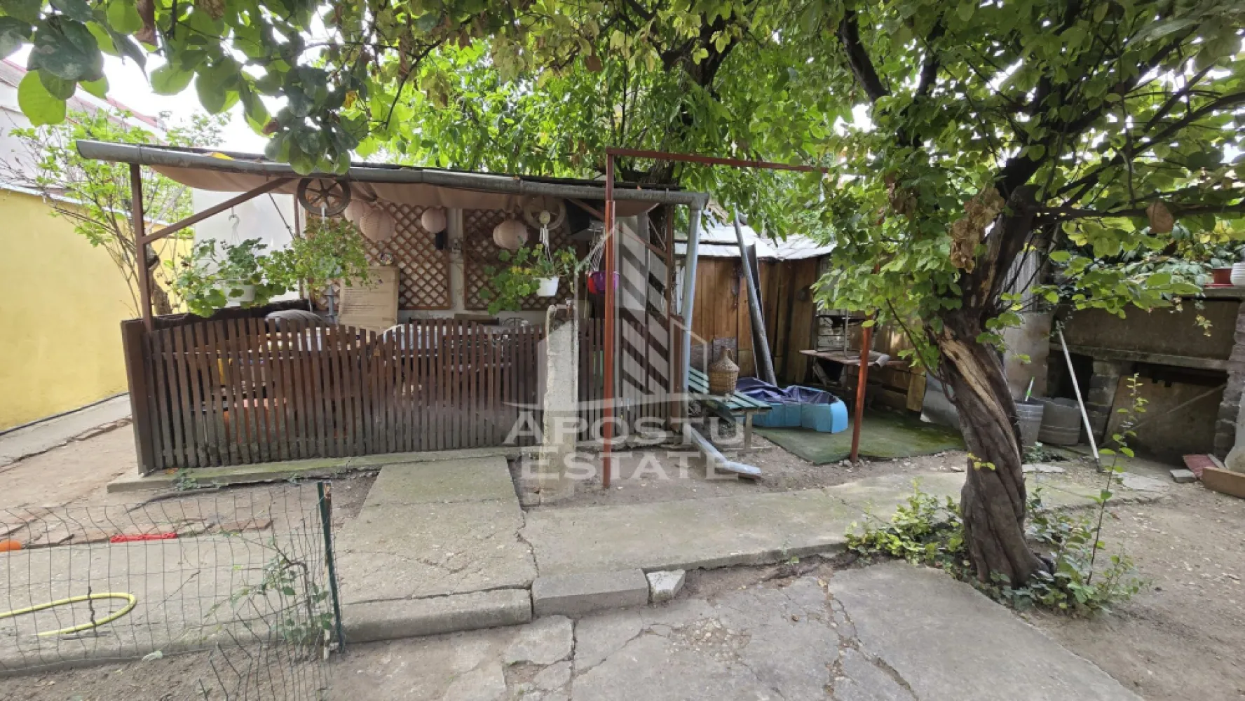 Casa de vanzare, 7 camere si 4 bai, centrala proprie, zona Odobescu