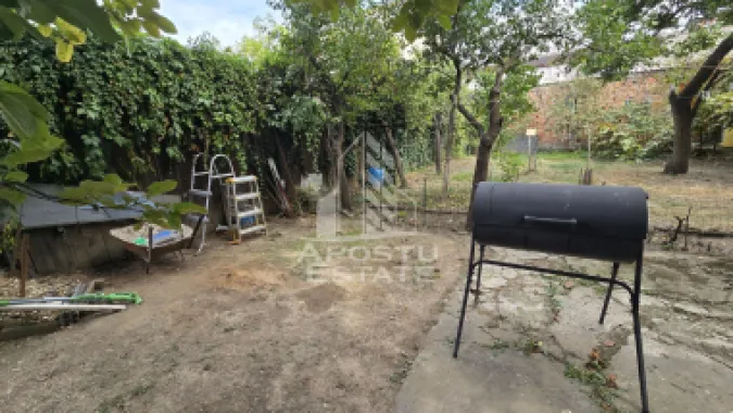 Casa de vanzare, 7 camere si 4 bai, centrala proprie, zona Odobescu