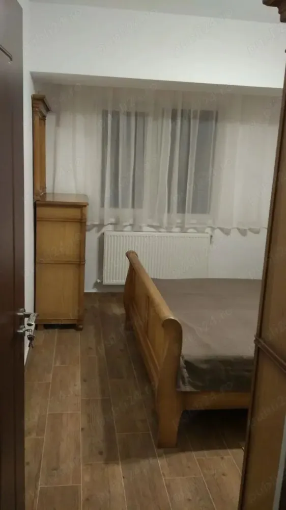 BRASADAS închiriază ap 2 cam et 2 Sun Plazza 2019. - Agenția imobiliara BRASADAS închiriază apartament 50 metri patrati utili,cu balcon mare,etaj 2 in bloc nou (an constructie 2019),strada Prinosului nr.6 langa Sun Plaza la 2 minute de metrou Piata Sudului ,zona extrem de linistita ,incalzire cu centrala termica pe gaze,mobilat cu mobila de comanda (livingul si bucataria),dormitorul este mobilat cu mobila din stejar masiv,este complet utilat ,aer conditionat.Dorim persoana nefumatoare,nationalitate romana,fara animale de companie.Intretinere foarte mica , caldura si apa calda la discretie in functie de ce temperatura se seteaza centrala. Apartamentul se elibereaza cel tarziu la 15 aprilie 2025, insa poate fi vizionat cu o programare prealabila, se solicita o garantie in valoare de 1 chirie lunara si plata primei luni de chirie). Apartamentul este la a doua inchiriere de la data receptiei, toata mobila este in stare impecabila .