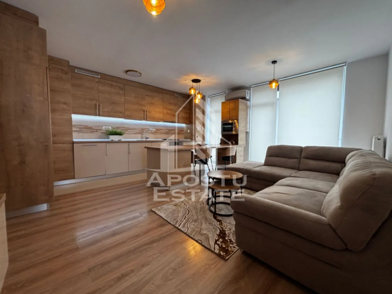 Apartament cu 3 camere de inchiriat, Timisoara, City of Mara - Agentia imobiliara APOSTU ESTATE va propune spre inchiriere un apartament cu 3 camere, doua bai, spatios si luminos, situat in zona Circumvalatiuni, apartamentul este situat in complexul rezidential City of Mara, o zona linistita si bine pozitionata din Timisoara, potrivit pentru cupluri si familii care isi doresc o locuinta unde sa se simta confortabil si cu acces facil catre scoli, statii de autobuz, supermarketuri , magazine de zona, parcuri.

Suprafata utila: 63 mpu + 2 terase
Compartimentare eficienta:
-Hol de acces generos
-Bucatarie complet mobilata si utilata, cu loc de luat masa
-Living luminos si spatios
-Doua dorimitoare mobilate
-Doua bai

Confort si facilitati:
-Incalzirea apartamentului: centrala proprie 
-Apartamentul este complet mobilat si utilat
-Nu se accepta animale de companie de catre proprietar

Localizare:
-Timis,Timisoara, zona Circumvalatiunii (City of Mara) – acces facil spre magazine, supermarketul Lidl, scoli, parcuri si mijloace de transport in comun.

Ideal pentru:
-Familii
-Cupluri

Disponibilitate: imediata
Pret chirie lunara: 730 Euro ( usor negociabil)
Programeaza o vizionare pentru a-ti putea imagina viitorul aici!
ID intern: CP3182118