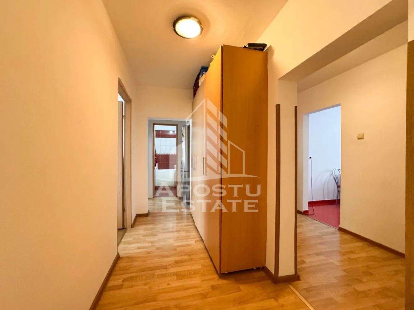 Apartament cu 4 camere de vanzare, etaj intermediar, 80 mpu, Sagului,