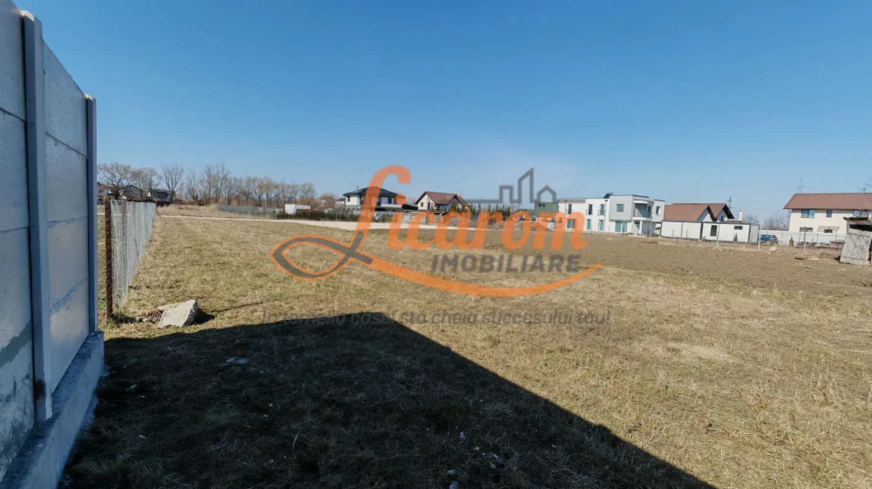 BARTOLOMEU,teren intravilan de 774 mp,intre case,constructii P+2 - LICAROM IMOBILIARE propune spre vanzare in exclusivitate un teren INTRAVILAN in BARTOLOMEU STR HANS EDER in zona plina de dezvoltare urbana.
Terenul este intravilan, are Front stadal de 14,7 ml si este intabulat ca si "curti constructii" fiind pretabil pentru locuinta individuala,duplex,triplex sau bloc P+2 - 6.
In zona s-au construit mai multe ansambluri de "CASE INSIRUITE".
Utiltatile -apa,canalizare,curent si gaz - sunt la 50 m de teren.
Toate actele sunt in regula.
Detine Certificat de Urbanism.
Pretul este 105 euro /mp.
Pentru mai multe relatii si vizionari,nu ezitati sa ne contactai la telefon 0741059397 Consultant imobiliar Calin si 0723985424 Consultant imobiliar Liliana.