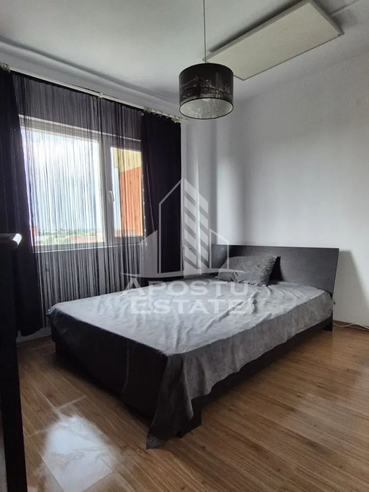 Apartament cu 3 camere,Gheorghe Lazar - Apostu Estate va propune spre inchiriere un apartament decomandat,cu 3 camere,situat in zona Gheorghe Lazar.
Apartamentul este disponibil la etajul 6/10 intr-un bloc izolat si se desfasoara pe o suprafata utila de 65 mp.
Compartimentare:
-hol
-bucatarie
-living
-2 dormitoare
-baie
Confortul termic se realizeaza prin intermediul panourilor electrice si al climei,bloc anvelopat,cheltuieli foarte mici.
In vecinatate se afla Mc Donalds,House of Lu,Profi,statie,la doar cateva minute de Iulius Town si de Centru.
Disponibil din 1 August!
Va asteptam cu drag la o vizionare!