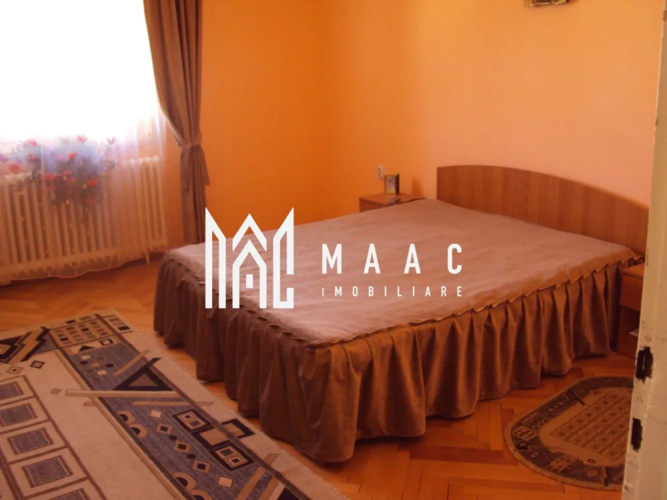 Case duplex | 6 camere | 2 corpuri | Garaj | 185 mp utili | Turnisor - Maac Imobiliare prezintă spre vânzare un imobil de tip duplex, compus din 2 corpuri de casă, ideal pentru o familie care își dorește spațiu, confort și intimitate.

 Caracteristici principale:

Suprafață utilă: 185mp

Suprafață teren: 360 mp (cu amprenta casei inclusă)

Compartimentare: 6 camere (inclusiv 2 livinguri), 1 bucătărie, 3 băi , 2 balcoane, 1 terasă

Garaj cu acces auto

Curte cu locuri de parcare disponibile

Grădină în partea din spate a casei

 Proprietatea se remarcă prin cele două corpuri de casă separate, ceea ce o face potrivită pentru o familie numeroasă sau pentru două familii care doresc să locuiască aproape, dar în același timp să păstreze independența.

Pentru mai multe detalii precizati telefonic ca ati vazut anuntul cu ID: CP2666405