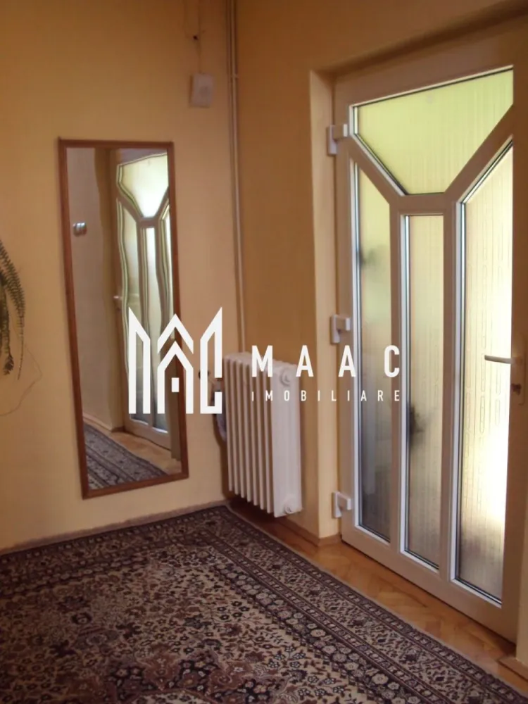 Case duplex | 6 camere | 2 corpuri | Garaj | 185 mp utili | Turnisor - Maac Imobiliare prezintă spre vânzare un imobil de tip duplex, compus din 2 corpuri de casă, ideal pentru o familie care își dorește spațiu, confort și intimitate.

 Caracteristici principale:

Suprafață utilă: 185mp

Suprafață teren: 360 mp (cu amprenta casei inclusă)

Compartimentare: 6 camere (inclusiv 2 livinguri), 1 bucătărie, 3 băi , 2 balcoane, 1 terasă

Garaj cu acces auto

Curte cu locuri de parcare disponibile

Grădină în partea din spate a casei

 Proprietatea se remarcă prin cele două corpuri de casă separate, ceea ce o face potrivită pentru o familie numeroasă sau pentru două familii care doresc să locuiască aproape, dar în același timp să păstreze independența.

Pentru mai multe detalii precizati telefonic ca ati vazut anuntul cu ID: CP2666405