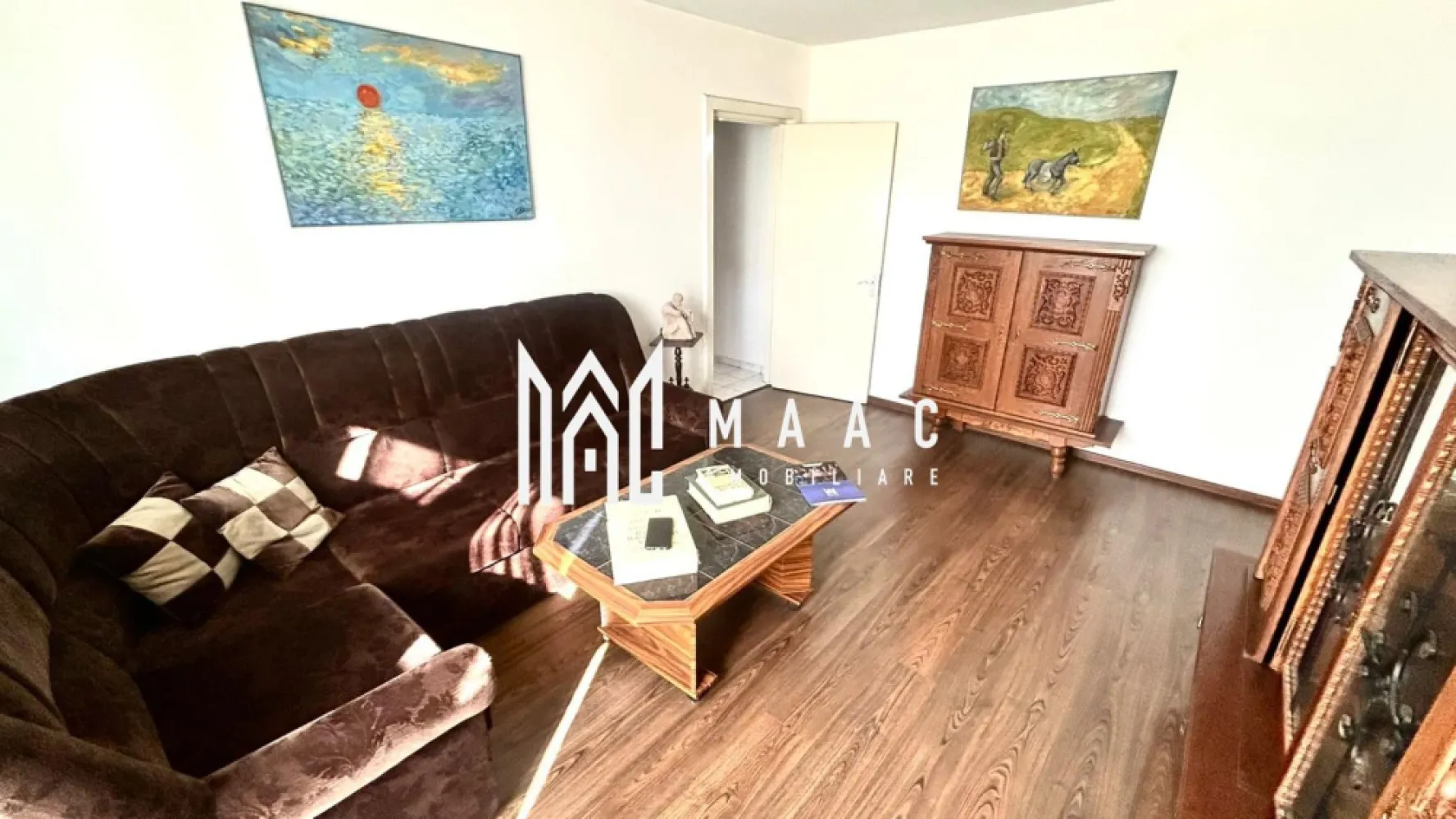 Apartament 3 camere | Bucatarie Separata | Balcon închis | Cedonia - Maac Imobiliare prezintă spre vânzare un apartament cu 3 camere, semidecomandat, situat în zona Cedonia, la câțiva pași de Registrul Comerțului, într-un bloc izolat termic.

 Detalii proprietate:

Etaj: 4/4

Suprafață construită: 70,42 mp

Suprafață utilă: 50,39 mp

Balcon închis: 2,07 mp (cu termopan)

Pivniță: 7,22 mp (trecută în acte)

Acces la uscătorie și spălătorie comune

 Avantaje:

Bucătărie separată, spațioasă

Zonă liniștită și bine conectată la mijloace de transport

Aproape de facultăți, spital, școli, magazine și unitatea militară

Potrivit atât pentru locuință personală, cât și pentru investiție în regim de închiriere

 Pentru mai multe detalii sau programarea unei vizionări, precizați telefonic că ați văzut anunțul cu ID: CP2690261