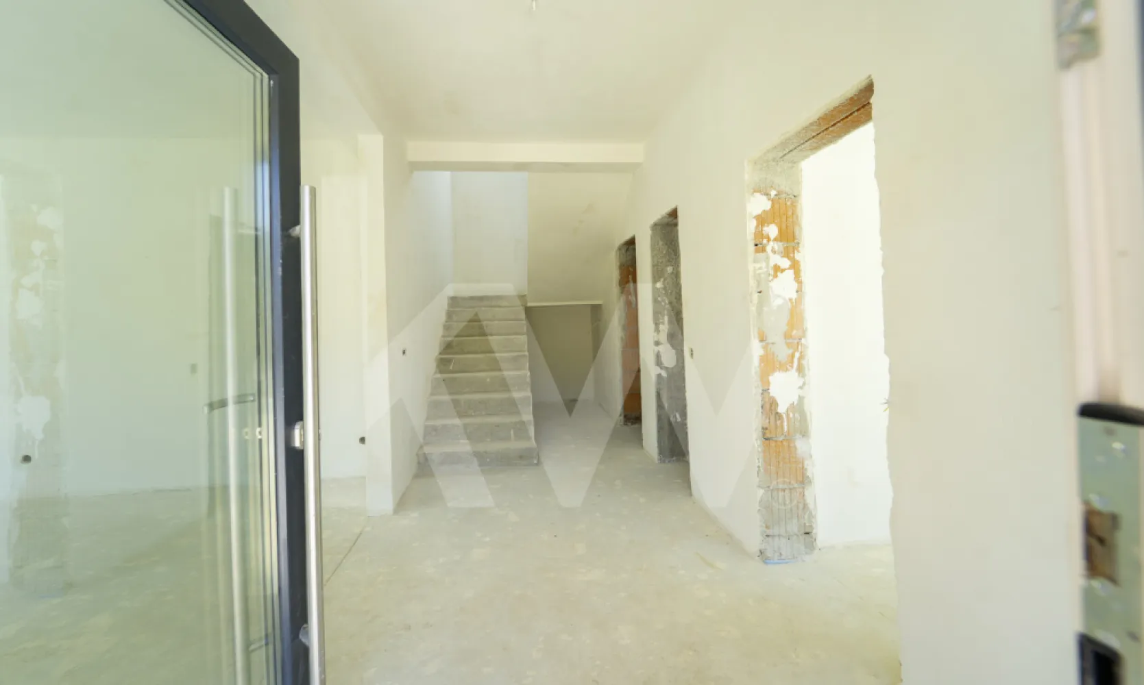 Casă arhitectură modernă cu panoramă spre Munții Făgăraș și Cetatea Cisnădioara