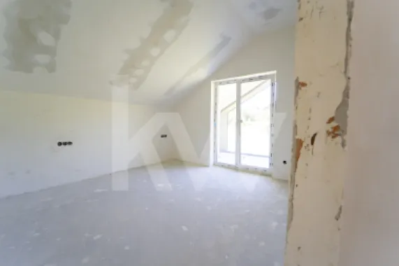 Casă arhitectură modernă cu panoramă spre Munții Făgăraș și Cetatea Cisnădioara