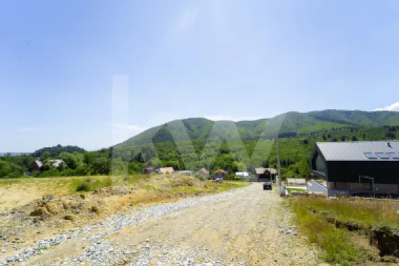 Casă arhitectură modernă cu panoramă spre Munții Făgăraș și Cetatea Cisnădioara