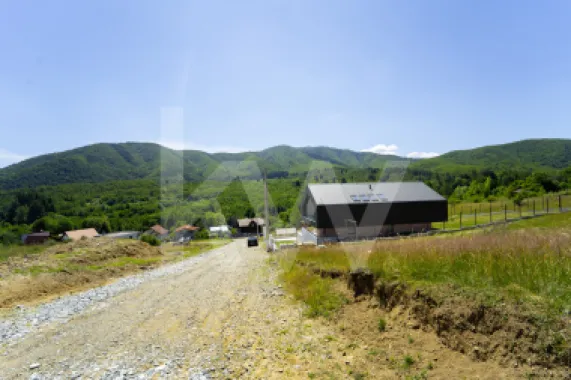Casă arhitectură modernă cu panoramă spre Munții Făgăraș și Cetatea Cisnădioara