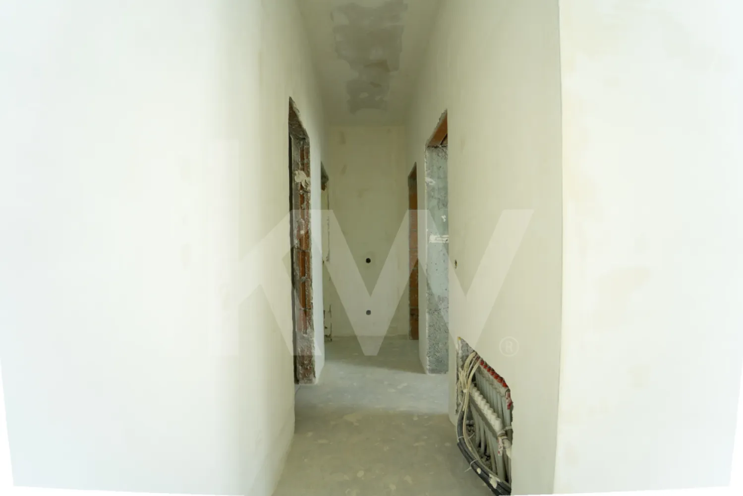 Casă arhitectură modernă cu panoramă spre Munții Făgăraș și Cetatea Cisnădioara