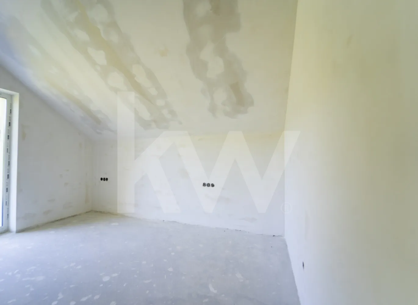 Casă arhitectură modernă cu panoramă spre Munții Făgăraș și Cetatea Cisnădioara