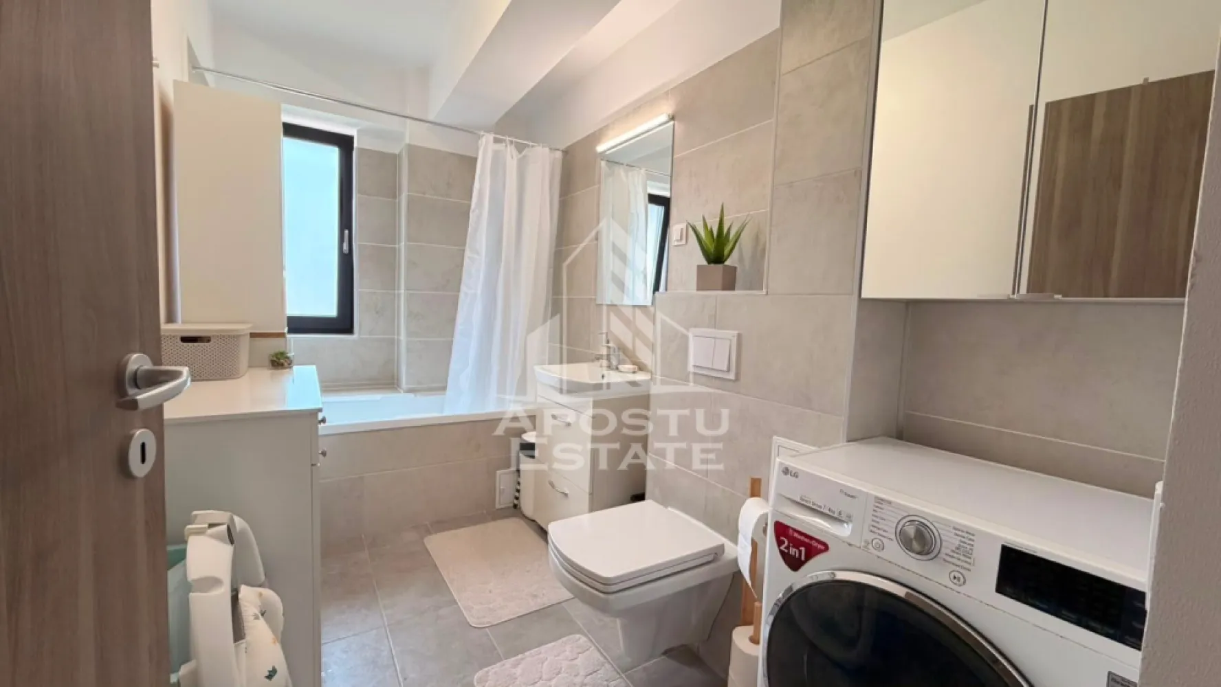 Apartament cu 3 camere in zona Girocului, Timisoara - Agentia imobiliara APOSTU ESTATE va propune spre vanzare un apartament modern cu 3 camere, situat in zona Girocului, ideal pentru o familie care isi doreste confort, spatii bine organizate si dotari de calitate.

Apartamentul se vinde complet mobilat si utilat, fiind pregatit pentru mutare imediata.

Compartimentare:
• Living generos cu zona de dining
• Bucatarie inchisa
• 2 dormitoare
• Baie
• Balcon de 7 mp

Dotari si beneficii:
• Incalzire in pardoseala cu centrala termica Ariston
• Aer conditionat
• Termostat individual in fiecare camera
• Spatiu de depozitare in pod de 7 mp
• 2 locuri de parcare cu acces prin bariera
• Loc de joaca pentru copii in curtea blocului
• Se vinde complet mobilat si utilat

Apartamentul ofera un nivel ridicat de confort si eficienta, fiind potrivit atat pentru locuinta proprie, cat si pentru investitie.

Imobilul este situat intr-o zona apreciata, cu acces facil catre mijloace de transport in comun, magazine, scoli si gradinite.

Pretul de vanzare este de 155.000 euro, negociabil.

Pentru mai multe detalii si programarea unei vizionari, va stam cu drag la dispozitie.

Agentia imobiliara Apostu Estate va ofera consultanta bancara gratuita prin intermediul colaboratorilor nostri pentru alegerea celui mai potrivit tip de credit, astfel incat tu sa devi noul proprietar al acestui apartament.
CP3184751