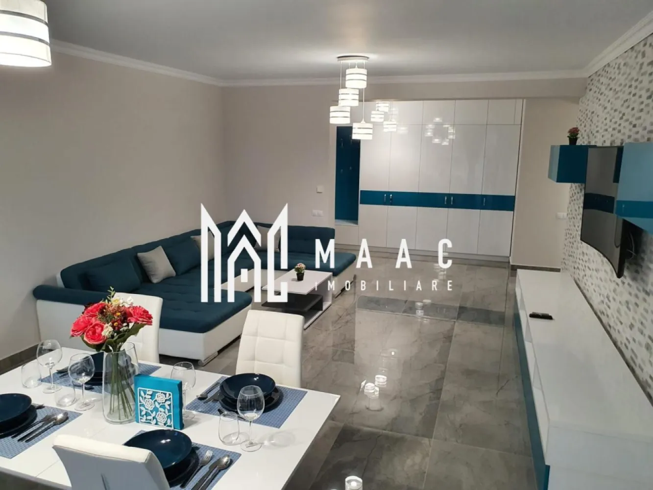 Apartament de vânzare 2 camere | Lazaret, Sibiu | 88 mp, semidecomandat - Apartament de vânzare cu 2 camere în Lazaret, Sibiu, cu 88 mp utili, compartimentare semidecomandată și terasă, situat la etajul 3 al unui imobil finalizat.

Detalii proprietate:
• Suprafață utilă: 88 mp
• Suprafață construită: 105 mp
• Compartimentare: semidecomandat, 1 dormitor, living, bucătărie, baie și terasă
• Etaj 3 din 4
• Imobil finalizat, construit în 2018, din cărămidă
• Stare interioară: ultrafinisat
• Bucătărie open-space, mobilată și echipată
• Încălzire în pardoseală cu centrală proprie
• Boxă de depozitare la subsol

În apropiere se află Mall Promenada, unități de învățământ, parcuri, săli de fitness și mijloace de transport în comun.

Contactați echipa MAAC Imobiliare pentru o vizionare și mai multe detalii. Cod anunț CP3184254.
