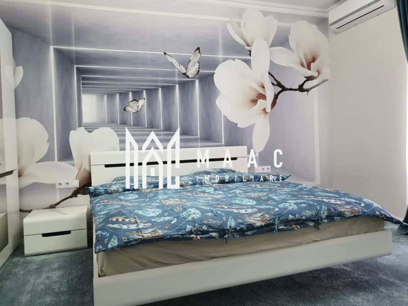 Apartament de vânzare 2 camere | Lazaret, Sibiu | 88 mp, semidecomandat - Apartament de vânzare cu 2 camere în Lazaret, Sibiu, cu 88 mp utili, compartimentare semidecomandată și terasă, situat la etajul 3 al unui imobil finalizat.

Detalii proprietate:
• Suprafață utilă: 88 mp
• Suprafață construită: 105 mp
• Compartimentare: semidecomandat, 1 dormitor, living, bucătărie, baie și terasă
• Etaj 3 din 4
• Imobil finalizat, construit în 2018, din cărămidă
• Stare interioară: ultrafinisat
• Bucătărie open-space, mobilată și echipată
• Încălzire în pardoseală cu centrală proprie
• Boxă de depozitare la subsol

În apropiere se află Mall Promenada, unități de învățământ, parcuri, săli de fitness și mijloace de transport în comun.

Contactați echipa MAAC Imobiliare pentru o vizionare și mai multe detalii. Cod anunț CP3184254.