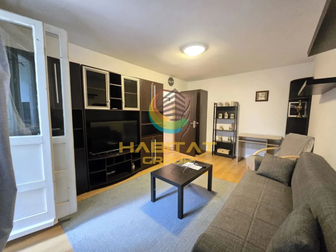 2 camere Brancoveanu Huedin liber mobilat utilat loc parcare - Vanzare apartament 2 camere Brancoveanu - Huedin, decomandat, etaj 3/10, liber, gresie, faianta, parchet, termopan, usa metalica, balcon inchis cu termopan, mobilat si utilat, loc parcare, toate actele, zona linistita cu acces rapid catre mijloacele de transport in comun, centre comerciale, scoli, gradinite.
Pentru vizionari ma puteti contacta la numarul 0724.730.789 - Andreea Andreescu