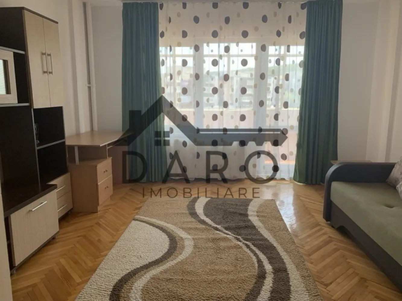 Închiriez garsonieră - Închiriez garsonieră bul 1 Decembrie 1918 ,zona Fortuna, et 2 spațios, bucătari, baie, hol, cameră, balcon . 07******62