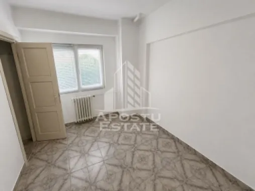 Apartament 2 camere, decomandate, etaj 5/6, garaj subteran, Aradului.