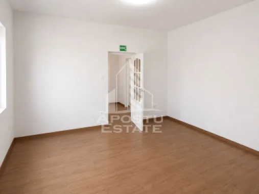 Spatiu pentru birouri de inchiriat, 77 mp + curte betonata, Lipovei