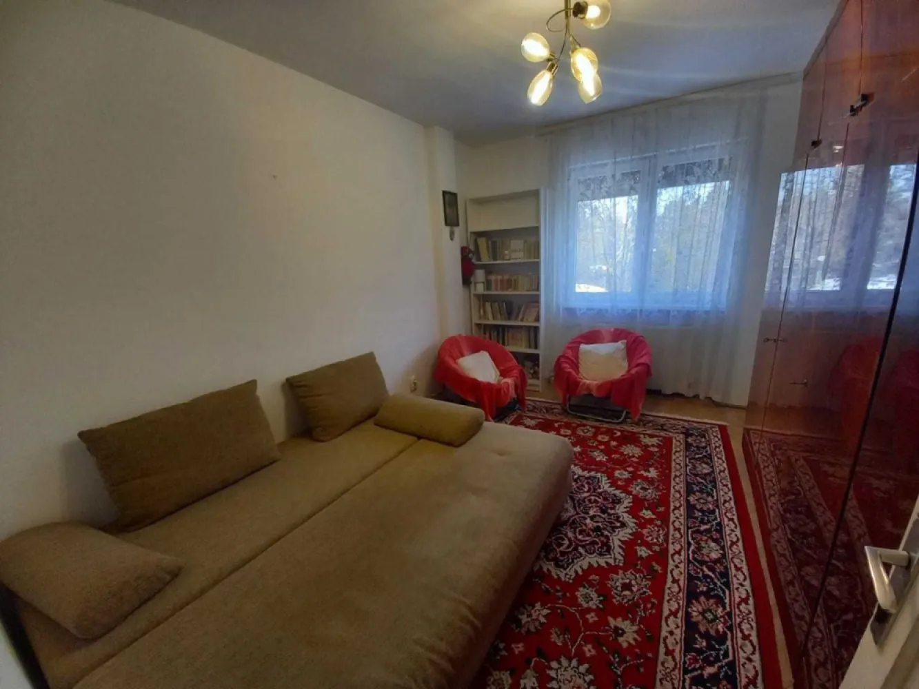 2 cam Universitate Magheru Batistei - Ofer spre inchiriere apartament 2 camere la Universitate Batistei nemobilat.
Se poate si mobila.
Pentru firma sau locuit.
Parchet, balcon
Disponibil imediat