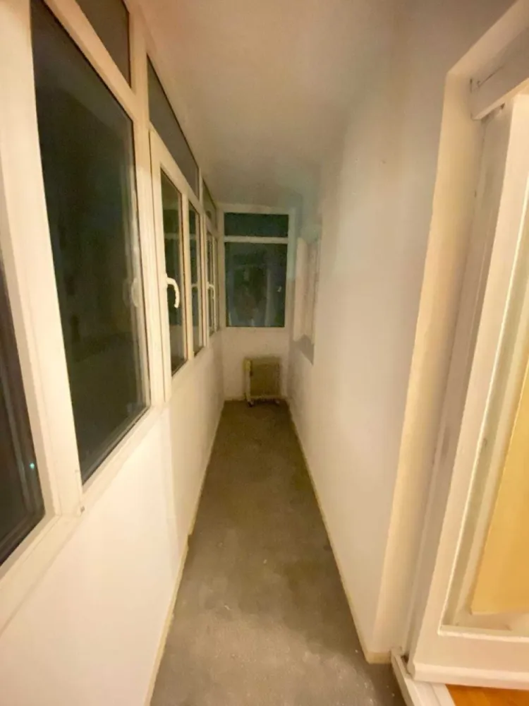 2 cam Universitate Magheru Batistei - Ofer spre inchiriere apartament 2 camere la Universitate Batistei nemobilat.
Se poate si mobila.
Pentru firma sau locuit.
Parchet, balcon
Disponibil imediat