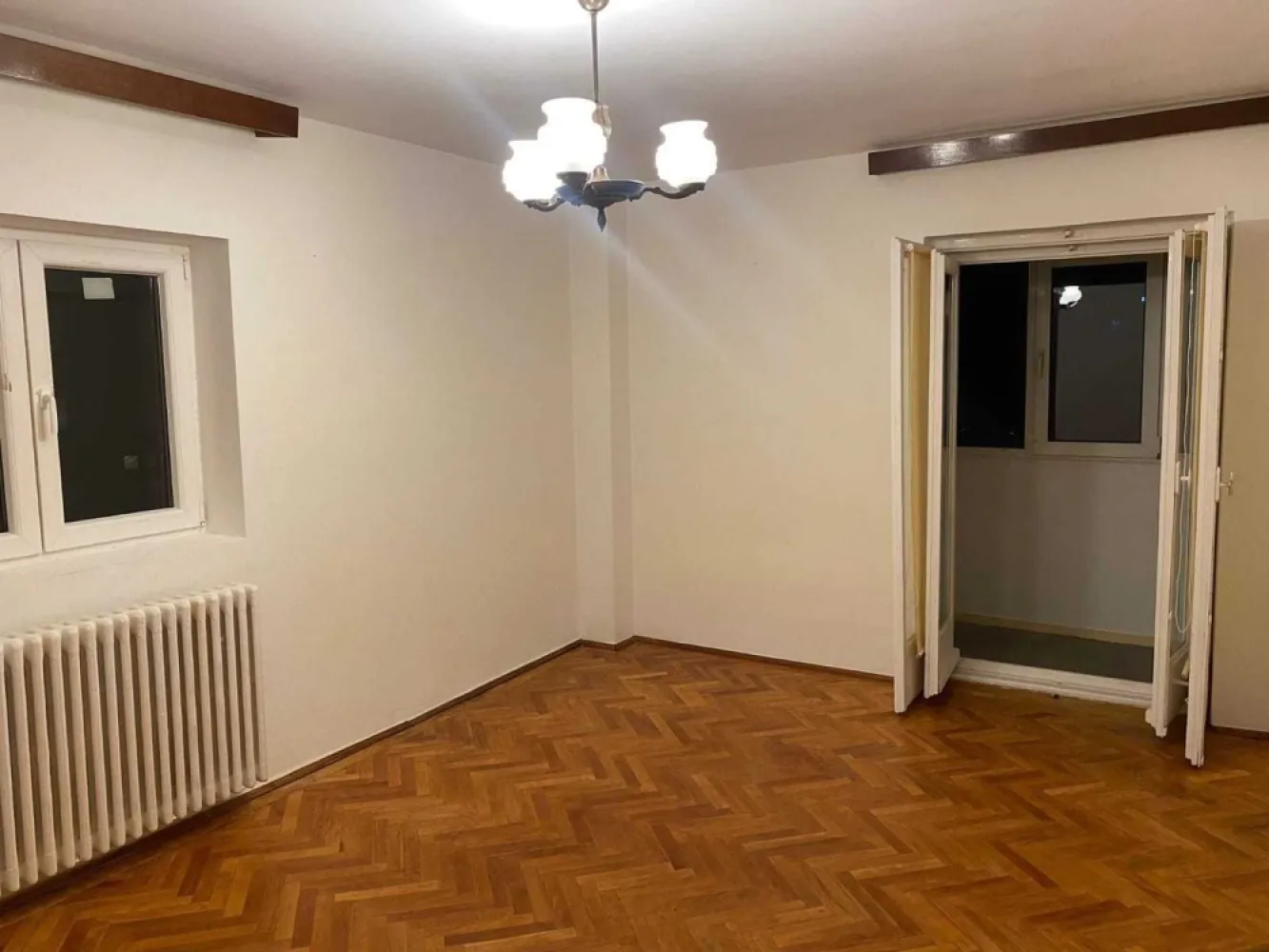 2 cam Universitate Magheru Batistei - Ofer spre inchiriere apartament 2 camere la Universitate Batistei nemobilat.
Se poate si mobila.
Pentru firma sau locuit.
Parchet, balcon
Disponibil imediat
