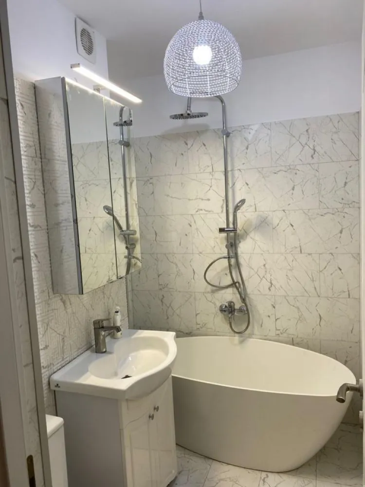 Ag BRASADAS închiriază ap 2 cam et 4 Piata Victoriei. - Agenția BRASADAS închiriază apartament 2 camere ultramodern, situat langa Guvern, bdul Iancu de Hunedoara renovat si utilat complet.
www.brasadas.com.