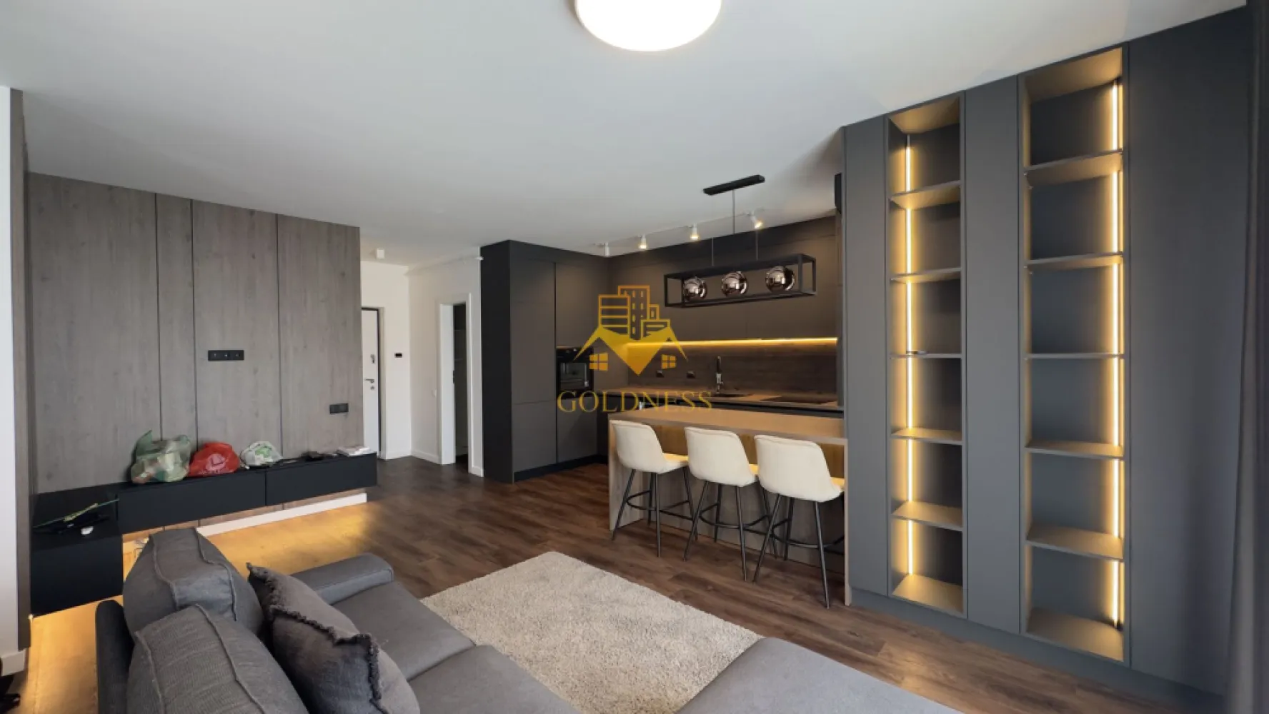 3 camere, 2 bai, parcare, bloc nou, Floresti, Tineretului, Avram Iancu - GOLDNESS Imobiliare vă propune spre închiriere un apartament cu 3 camere complet mobilat și utilat, la etajul 3 într-un imobil de 5 etaje, în Floresti. 
Apartamentul este compartimentat astfel:
 - dormitor cu pat matrimonial, dressing, noptiere, TV
 - dormitor amenajat ca birou
 - living cu bucatarie open-space complet utilată, canapea extensibila, loc de servit masa, TV
 - baie cu cabina de dus, port prosop și dulap pentru depozitare.
 - baie de serviciu
 - balcon de 3 mp.
 - logie de 5 mp

Imobilul este dotat cu toate cele necesare- centrală proprie, mașină de spălat haine, masina de spalat vase, frigider, plită electrică, hotă, etc. 
Se află în apropierea stațiilor de transport în comun, magazine, restaurante, spații verzi, farmacii, etc. 
Dispune de parcare subterana!

Dacă sunteți interesați de acest apartament și doriți să îl vizionați, dar și pentru alte oferte sau detalii nu ezitați să ne contactați telefonic sau prin e-mail - goldnessimobiliare@gmail.com. Vă stăm la dispoziție!