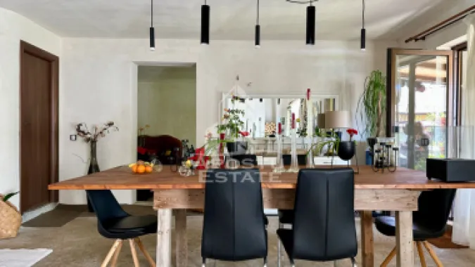 Casa individuala cu 6 camere in Dumbravita