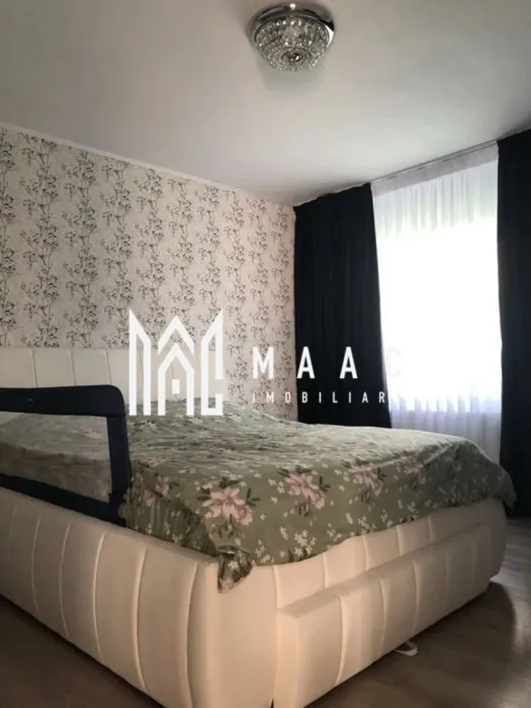 Apartament 2 camere | Parter | Decomandat | 56 MP | Selimbar - MAAC Imobiliare oferă spre vânzare un apartament modern cu 2 camere, situat la parterul unui imobil nou, amplasat într-o zonă liniștită din Șelimbăr.

Caracteristici:
Apartament cu 2 camere, compartimentare decomandată.
Situat la parterul unui imobil cu regim de înălțime P+3.
Construcție nouă, cu finisaje de bună calitate.

Compartimentare:
Hol de acces.
Living cu bucătărie open space.
Dormitor.
Baie dotată cu geam pentru aerisire naturală.

Dotări și stare:
Apartamentul se vinde complet mobilat și utilat.
Finisaje bine întreținute.
Locuință pregătită pentru mutare imediată, fără investiții suplimentare.

Localizare și avantaje:
Acces facil către magazine, supermarketuri și spații de joacă pentru copii.
Conectare rapidă către municipiul Sibiu.

Parcare
Loc de parcare aferent proprietății.

Pentru mai multe detalii, vă rugăm sa ne contactați, specificand ID: CP2905218