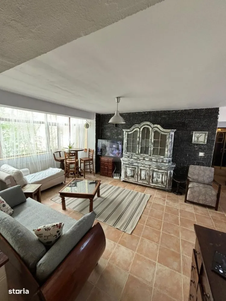 Lux, Natură și Confort: Apartament în Vilă Boutique lângă Tineretului - Te-ai săturat de blocurile gri și aglomerate? Imaginează-ți cum este să locuiești într-o vilă nouă, unde materialele naturale și tehnologia de ultimă oră se întâlnesc pentru a crea "acasă". De ce să alegi acest apartament? Locație Premium: La doar 3 minute de Parcul Tineretului și 7 minute de Metrou (Brâncoveanu/Eroii Revoluției). Design Distins: 72 mp finisați cu piatră, marmură și lemn masiv. Plus un șemineu electric pentru seri de poveste! 🛋️🔥 Dotări de Top: Centrală smart (Wi-Fi), AC Inverter, Smart TV mare, mașină de spălat vase ȘI uscător de rufe separat. Relaxare la curte: Acces la foișor cu grătar și spațiu verde. Ai bicicletă? Avem rack dedicat! 🚲 📍 Preț: 700 Euro / lună 📞 Detalii și vizionări:0751521504 #ÎnchiriereBucurești #ApartamentDeLux #ParculTineretului #BoutiqueLiving #Proprietar #RealEstateRomania