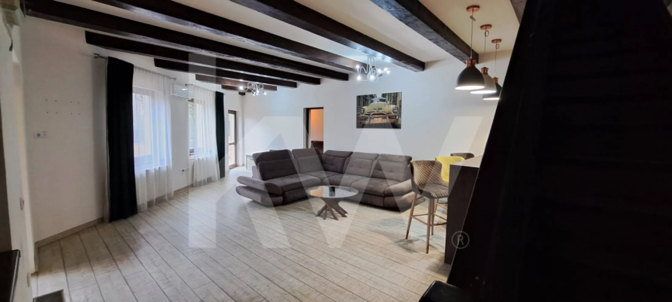 Apartament 3 camere, pe doua niveluri ,ultracentral, curte si loc de parcare - Apartament 3 camere, pe doua niveluri ,ultracentral, curte si loc de parcare

 Se vinde apartament cu design modern & confort urban: apartament ultracentral ,curte si loc de parcare! 
Cauți o locuință care să iasă din tiparele unui apartament obișnuit? Această proprietate deosebită, situată la Etajul 1, îți oferă libertatea unei case chiar în inima orașului!
 De ce să alegi acest apartament?
 Spațiul este compartimentat inteligent pe două niveluri, oferind echilibrul perfect între relaxare și funcționalitate:
Nivelul 1: Un living generos și luminos, 2 balcoane pentru cafeaua de dimineață și un dormitor matrimonial cu baie proprie – intimitate și confort la superlativ , 80,5 mp utili .
Nivelul 2: O bucătărie , cu zonă de dining și un spațiu versatil, gata să devină al doilea dormitor sau zona ta de recreere/birou, 46,5mp utili.
 Facilități care fac diferența:
 Curte privată – un lux rar în zonele ultracentrale.
 Loc de parcare inclus – uită de grija găsirii unui loc în centru!
 Complet mobilat și utilat – te poți muta imediat.
 Finisaje moderne – totul este pregătit pentru noul proprietar.
 Locație: Ultracentral
 Extra: Curte 35mp+ Parcare
Pret 187.000 eur , negociabil
 Nu rata ocazia de a locui într-un spațiu cu adevărat special! Contactează-ne pentru o vizionare!