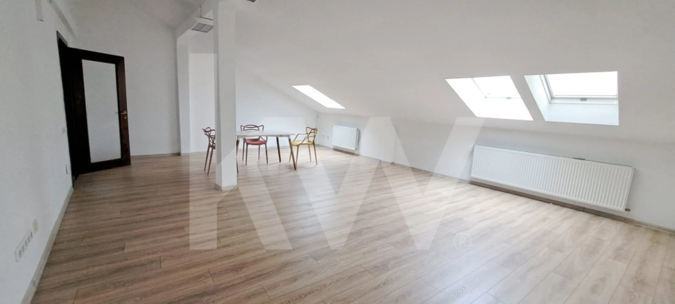 Spatiu de birouri , ultracentral , 90mp , 2 camere, hol, 1 baie. - Spatiu de inchiriat ultracentral
Ultracentral/ 90mp/Potential maxim
Locatie de top.Ultracentral, accesibil si vizubil, in zona de bussinesa Sibiului
Etaj 3/3, Spatiu generos, hol spatios , 2 camere mari, decomandate , pregatite pentru orice viziune, baie , internet , aer conditionat , lumina naturala pentru un boost de energie , zilnic !
Potrivit pentru birouri , studiouri, locuinta , bussines .
Contacteaza ma pentru o vizionare , locurile bune se ocupa repede.

#inchirierespatiu#ultracentral#ocazie#
.

