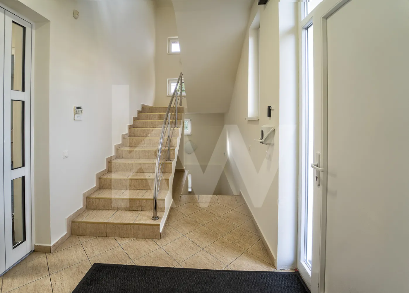 Spațiu birouri, ideal clinică medicală, sediu firmă, parcări, zonă centrală