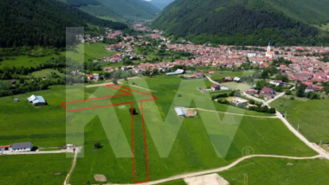 Teren cu peisaj spectaculos în Gura Râului – munte, aer curat, libertate