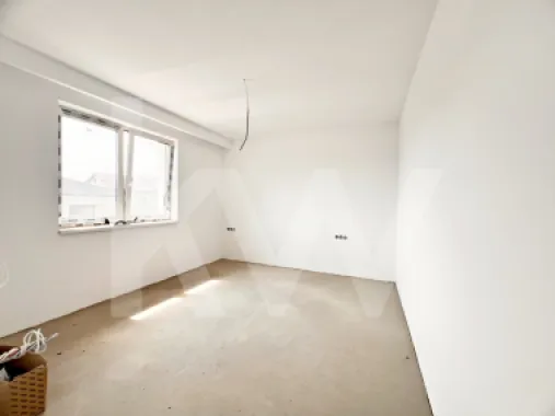 De vânzare casă tip duplex cu terasă, curte și anexă în Selimbăr, Sibiu