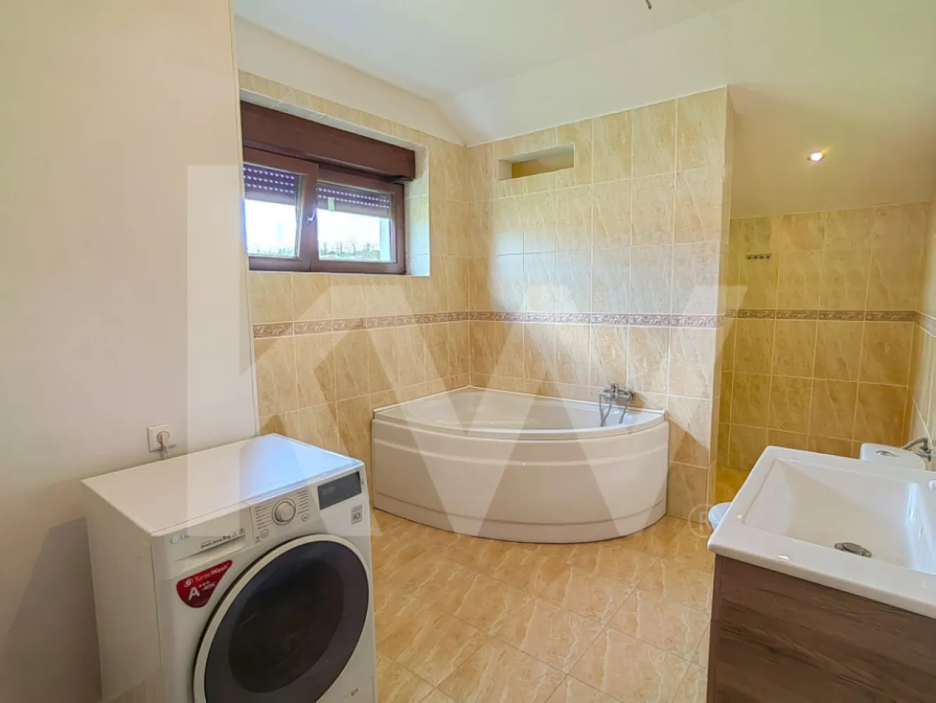 Casa individuala 5 camere finalizata mobilata Est Sibiu teren 372mp