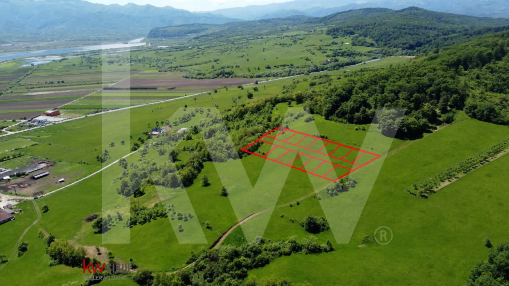 Bradu, Sibiu – terenuri 500 mp cu priveliște la munți și râu, doar 7.500 € - La poalele Munților Făgăraș, în satul Bradu, județul Sibiu, te așteaptă o oportunitate unică: terenuri de 500 mp, la prețuri începând de la 7.500 euro/parcela.
Un loc în care natura, aerul curat și priveliștea spectaculoasă către râul Olt se împletesc într-un tablou perfect pentru relaxare, evadare și visuri simple — dar reale.
Dacă îți dorești un colț de natură doar al tău, unde să te retragi în weekend, să-ți faci o mică grădină, o casă de vacanță, un loc de camping sau pur și simplu să investești pentru viitor, acest teren este o alegere inteligentă și sigură.
Detalii cheie:
• Suprafață: 500 mp/parcela
• Cota drum: 84 mp/parcela
• Preț: de la 7.500 euro/parcela
• Localizare: https://maps.app.goo.gl/SDHydewr1jYhL13h9
• Priveliște: panoramă către Munții Făgăraș și râul Olt
• Regim juridic: teren extravilan
• Ideal pentru: casă de vacanță, grădină, zonă de recreere sau investiție pe termen lung
Puncte forte:
• Zonă liniștită și pitorească, în mijlocul naturii
• Vedere deschisă către munți și apă
• Preț accesibil pentru suprafața oferită
• Potențial real de dezvoltare în următorii ani
• O investiție sigură într-o zonă aflată în expansiune
În Bradu, timpul curge altfel. Aici te poți reconecta cu natura, te poți bucura de liniște și poți construi pas cu pas locul tău de vis — un refugiu simplu, natural și plin de energie bună.
Investește inteligent, într-un loc care îți oferă libertate și viitor.
Contactează-mă pentru detalii și disponibilitatea parcelelor.