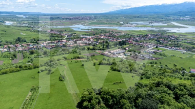 Bradu, Sibiu – terenuri 500 mp cu priveliște la munți și râu, doar 7.500 €