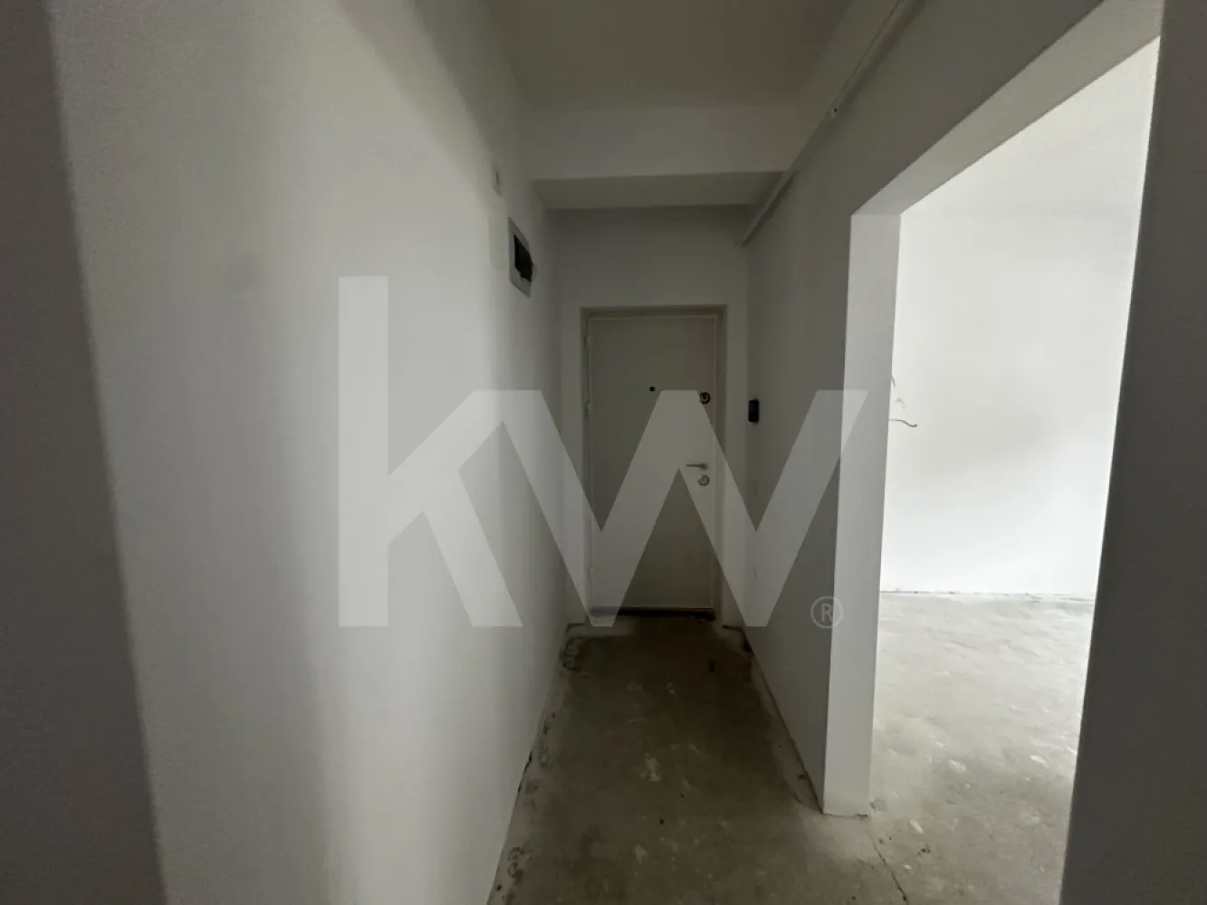 2 bedroom apartment DaVinci - investment opportunity - EN
Discover a modern 3-room apartment, located in the heart of Cristian, 1 km distance from Sibiu International Airport, which redefines the concept of luxurious living lifestyle. With a usable area of ​​71,46 sq m and a generous 14,38sq m balcony, this apartment on the first floor of a newly built building in 2025 offers you the perfect living space for families looking for a welcoming and functional home. The brick structure ensures not only durability, but also a healthy environment, ideal for moments spent with loved ones.

Natural light for the two bedrooms and two elegant bathrooms are designed to provide privacy and comfort. The separate partitioning allows easy circulation between rooms, and the kitchen becomes the ideal place to prepare delicious meals. The interior spaces are designed to combine functionality with a modern design, offering a pleasant and relaxing atmosphere. The prime location, in the Western part of the city, ensures quick access to all necessary amenities, from shops and schools to parks and recreational areas.

We can help you to get preapproved for credit appliances for a faster process.

Don't miss the opportunity to be the first to enjoy this exceptional apartment! 
The price of €100,000 + VAT represents a valuable investment in a home that promises to become the center of your life.

 Contact us today to schedule a viewing and turn this apartment into your new home!

RO
Descoperiți un apartament modern cu 3 camere, situat în inima orașului Cristian, la 1 km distanță de Aeroportul Internațional Sibiu, care redefinește conceptul de stil de viață luxos. Cu o suprafață utilă de 71,46 mp și un balcon generos de 14,38 mp, acest apartament situat la etajul 1 al unui imobil nou construit în 2025 vă oferă spațiul de locuit perfect pentru familiile care caută o locuință primitoare și funcțională. Structura din cărămidă asigură nu doar durabilitate, ci și un mediu sănătos, ideal pentru momentele petrecute alături de cei dragi.

Lumina naturală pentru cele două dormitoare și cele două băi elegante sunt concepute pentru a oferi intimitate și confort. Compartimentarea separată permite circulația ușoară între camere, iar bucătăria devine locul ideal pentru a pregăti mese delicioase. Spațiile interioare sunt concepute pentru a combina funcționalitatea cu un design modern, oferind o atmosferă plăcută și relaxantă. Locația privilegiată, în partea de vest a orașului, asigură acces rapid la toate facilitățile necesare, de la magazine și școli până la parcuri și zone de agrement.

Vă putem ajuta să obțineți o preaprobare pentru credite, pentru un proces mai rapid.

Nu ratați ocazia de a fi primul care se bucură de acest apartament excepțional!
Prețul de 100.000 € + TVA reprezintă o investiție valoroasă într-o locuință care promite să devină centrul vieții tale.

Contactează-ne astăzi pentru a programa o vizionare și a transforma acest apartament în noua ta casă!