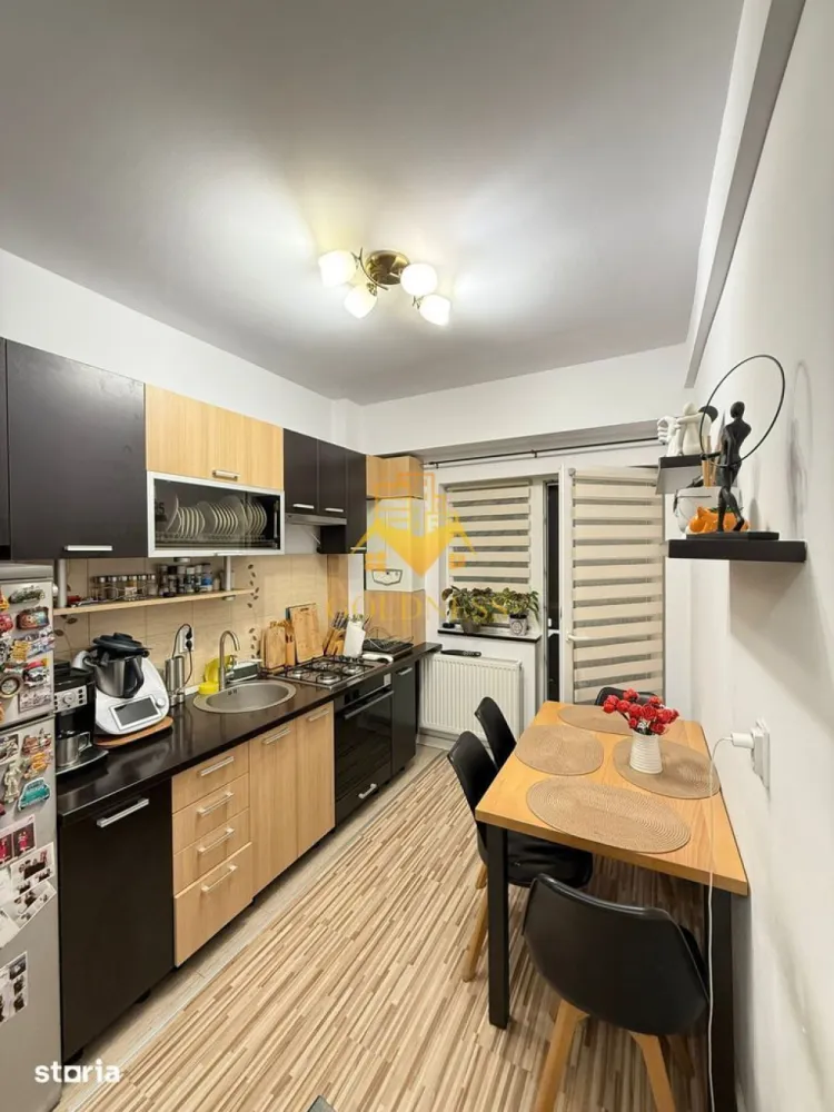 1 camera studio, Buna ziua, Calea Turzii, Lidl, Premium, 18GYM - GOLDNESS Imobiliare vă propune spre închiriere un apartament cu 1 camera tip studio complet mobilat și utilat, la etajul 1 într-un imobil de 3 etaje, în Cartierul Buna ziua.
Posibilitatea de parcare în zona la liber!
Se află în apropierea stațiilor de transport în comun, magazine, restaurante, spații verzi, farmacii, etc. 

Apartamentul este compartimentat astfel:
 - camera cu pat matrimonial, dressing, noptiere
 - bucătărie complet utilată și mobilată, loc de servit masa 
 - baie cu dus walkin, calorifer port prosop și dulap pentru depozitare.
 - balcon 4mp.

Imobilul este dotat cu toate cele necesare- centrală proprie, frigider, aragaz, hotă, mașină de spălat haine, uscător etc. 

Dacă sunteți interesați de acest apartament și doriți să îl vizionați, dar și pentru alte oferte nu ezitați să ne contactați telefonic sau prin e-mail. Vă stăm la dispoziție!
Pentru intermediere se percepe un comision de 50% din prețul chiriei!