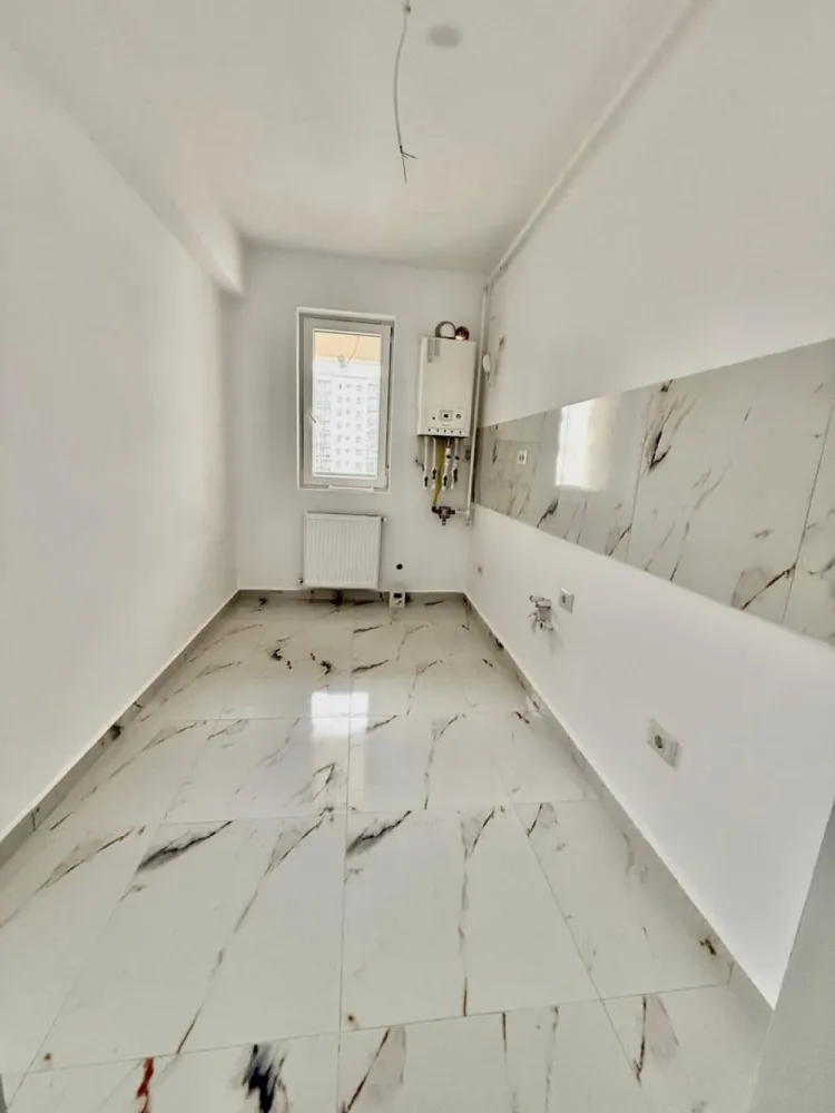 Garsoniera cartier Militari Residence- mutare imediata!! - TVA INCLUS !! Vă prezentăm o garsonieră deosebită, situată în cartierul Militari Residence, într-un bloc modern cu regim de înălțime P+6, poziționat strategic pentru a vă oferi confort și accesibilitate. Detalii proprietate: - Tip: Garsonieră - Etaj: 1 - Finalizata - mutare imediata !! - Locație: Militari Residence Avantaje: - Bloc nou, construit cu materiale de calitate, garantând un standard ridicat de confort. - Poziție excelentă, în imediata apropiere a mijloacelor de transport în comun, pentru o deplasare facilă către orice zonă a orașului. - Acces rapid la instituții educaționale (școli publice), centre comerciale, supermarketuri și mall-uri. - Zonă liniștită, ideală pentru locuit sau investiție. Acum este momentul să achiziționați locuința visurilor dumneavoastră! Contactați-ne pentru mai multe detalii și programarea unei vizionări.