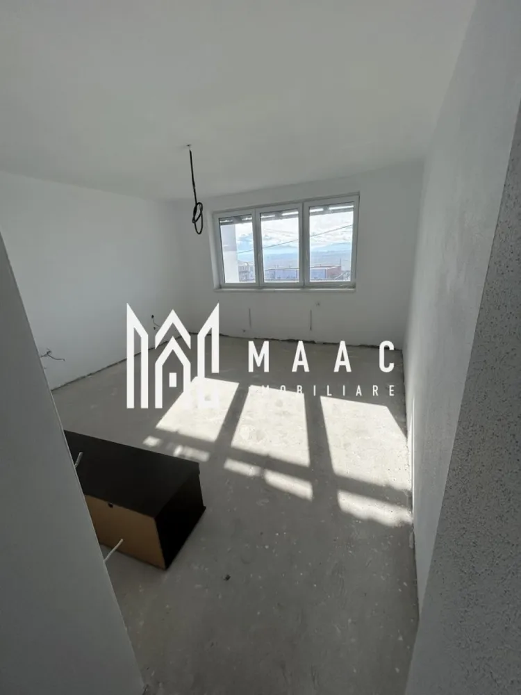 Duplex 4 Camere | 145mp | Bavaria - MAAC Imobiliare vă propune spre vânzare o casă tip duplex, situată în zona Bavaria 2, ideală pentru o familie care caută confort, eficiență și un raport excelent calitate–preț.

Caracteristici generale:
 Tip proprietate: Duplex
 Suprafață utilă: 173 mp
 Suprafață teren: 387 mp
 Stadiu predare: La alb

Compartimentare:
 Parter: living, bucătărie generoasă, baie
 Etaj: 3 dormitoare, baie, dressing

Dotări și specificații:
 Încălzire în pardoseală
 Calorifere
 Izolație exterioară de 10 cm
 Acoperiș cu țiglă ceramică
 Ferestre cu geam tripan
 Curent trifazic (380V)

Locuința este construită cu materiale de calitate, oferind un nivel ridicat de confort termic și eficiență energetică. Predarea la alb permite personalizarea finisajelor după propriul gust.

Zonă liniștită, cu acces facil către punctele de interes ale orașului.

Pentru mai multe detalii sau pentru a programa o vizionare, vă rugăm să ne contactați, specificând ID:CP2906623