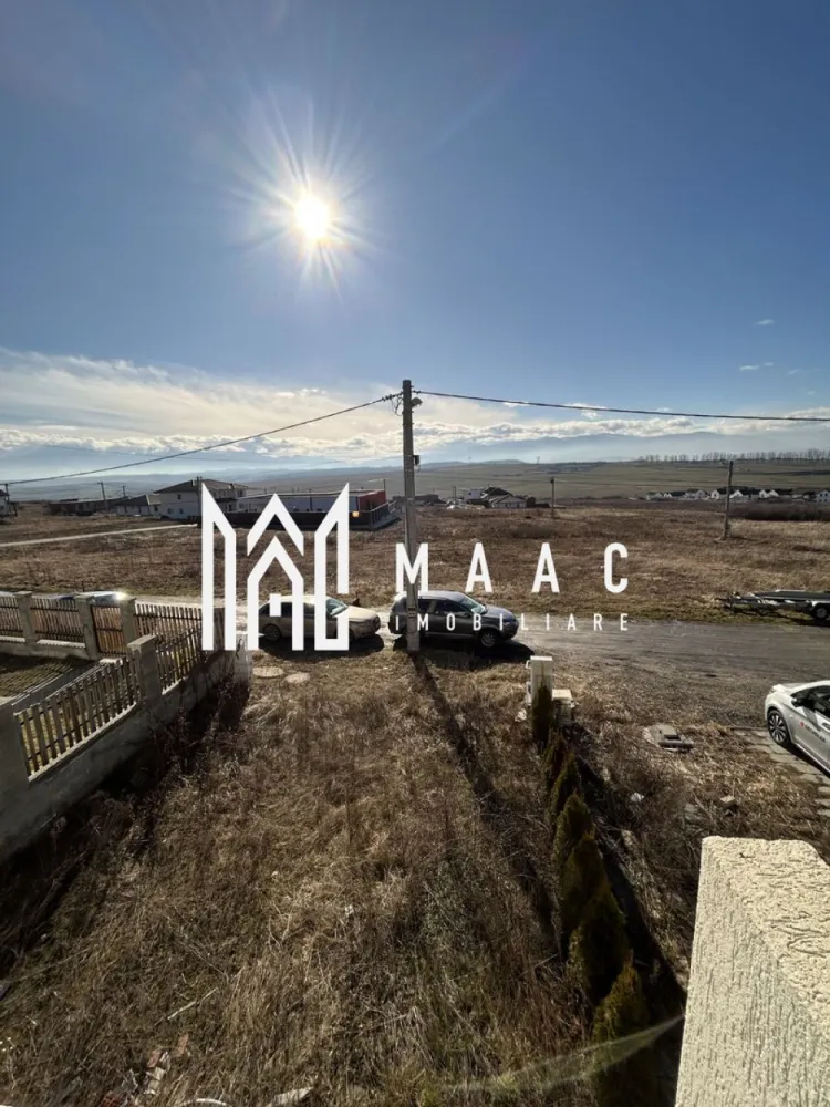 Duplex 4 Camere | 145mp | Bavaria - MAAC Imobiliare vă propune spre vânzare o casă tip duplex, situată în zona Bavaria 2, ideală pentru o familie care caută confort, eficiență și un raport excelent calitate–preț.

Caracteristici generale:
 Tip proprietate: Duplex
 Suprafață utilă: 173 mp
 Suprafață teren: 387 mp
 Stadiu predare: La alb

Compartimentare:
 Parter: living, bucătărie generoasă, baie
 Etaj: 3 dormitoare, baie, dressing

Dotări și specificații:
 Încălzire în pardoseală
 Calorifere
 Izolație exterioară de 10 cm
 Acoperiș cu țiglă ceramică
 Ferestre cu geam tripan
 Curent trifazic (380V)

Locuința este construită cu materiale de calitate, oferind un nivel ridicat de confort termic și eficiență energetică. Predarea la alb permite personalizarea finisajelor după propriul gust.

Zonă liniștită, cu acces facil către punctele de interes ale orașului.

Pentru mai multe detalii sau pentru a programa o vizionare, vă rugăm să ne contactați, specificând ID:CP2906623