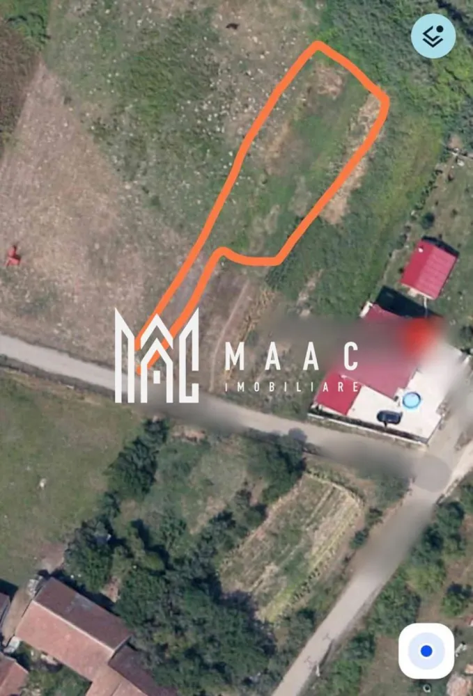 Teren | 696 MP | Intravilan | Oportunitate Investiție | Cristian - Proprietatea reprezintă o oportunitate excelentă pentru cei care doresc să demareze imediat construcția unei locuințe individuale, cu două apartamente unul lângă altul ,separate,cu intrări diferite,cu acces de la stradă diferit, proiect/schiță gândite în genul unui duplex,câte două locuri de parcare la fiecare,într-un cadru natural liniștit ce oferă o panoramă deosebită asupra zonei.

Terenul de 696 mp dispune de două deschideri la stradă una de 3.64 m ,iar cealaltă de 20 m,și vine la pachet cu autorizatia de construcție vizată spre neschimbare în septembrie 2025, vă puteți apuca imediat de construcție.

Utilități la limita proprietății: apă, gaz, curent, canalizare.

Proiectul aprobat este pentru o locuință individuală modernă,cu două apartamente diferite, dar lipite unul de celălalt, similară unui duplex,dar fără CF-uri diferite,cu un regim de înalțime Parter + Etaj, având cota maximă la coama de +7.95 m. 

Arhitectura proiectului propusă este una contemporană, incluzand:

-fațade cu finisaje de calitate

-tâmplarie PVC cu geam termopan

-învelitoare din țiglă de beton si balcoane spațioase prevăzute cu balustrade metalice.

-4 locuri de parcare

Pentru informații suplimentare referitoare la stadiul documentației sau pentru programarea unei vizionări la fața locului, vă invităm să ne contactați și să specificați că ați văzut anunțul cu codul proprietății ID:CP2906160.