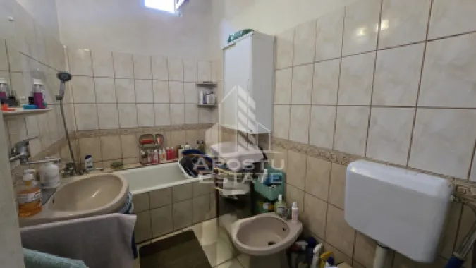 Casa cu 7 camere si 4 bai, centrala proprie, zona Odobescu