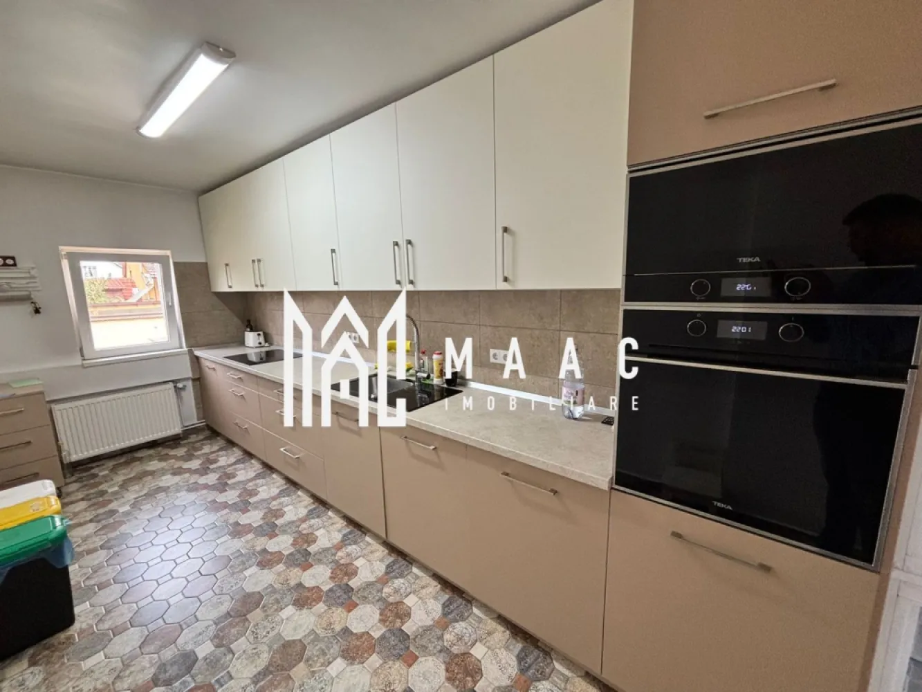 Apartament 4 camere | Curte 400 MP | 180 MPU | Terezian