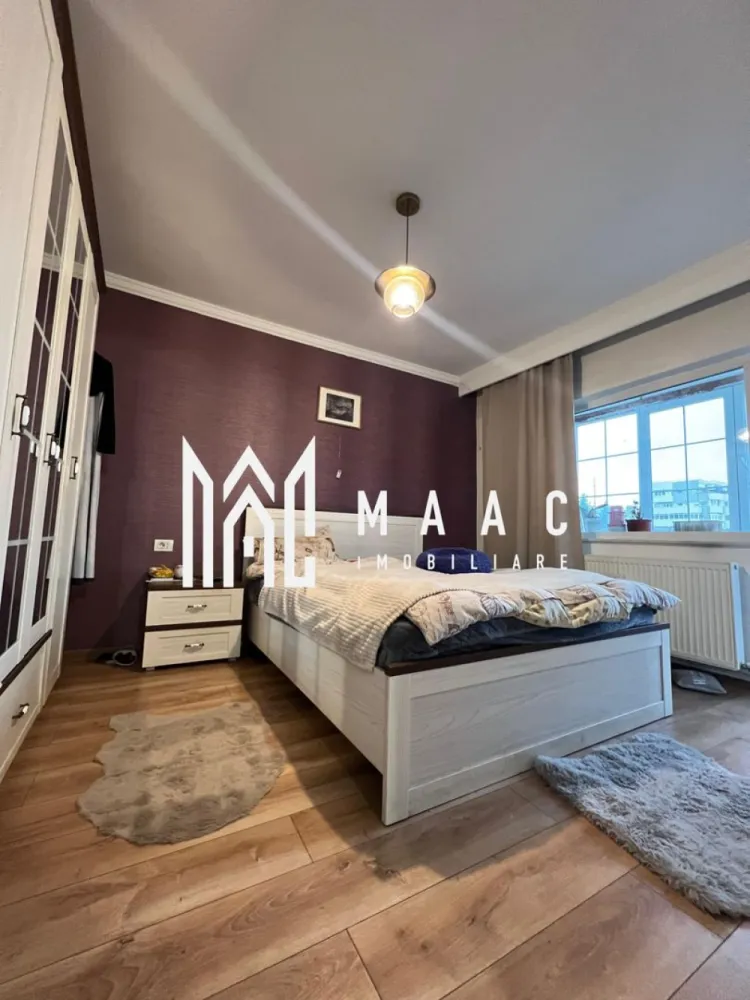 Apartament 2 camere | Ultracentral | Etaj 3 | 2 balcoane - MAAC Imobiliare vă propune spre vânzare un apartament cu 2 camere, situat în zona Ultracentrală a municipiului Râmnicu Vâlcea, în imediata apropiere de Parcul Mircea cel Bătrân, o locație excelentă, cu acces rapid către toate punctele de interes ale orașului.

Apartamentul este amplasat la etajul 3 din 4, într-un imobil bine întreținut, și are o suprafață utilă de 54 mp, la care se adaugă două balcoane închise, cu o suprafață totală de 15 mp, ideale pentru spațiu suplimentar de relaxare sau depozitare. În plus, proprietatea beneficiază de o boxă de 5 mp, cadastrată.

Locuința este cochetă, bine compartimentată, luminoasă și oferă un confort sporit. Se predă complet mobilată și utilată, fiind ideală atât pentru locuit, cât și ca investiție, gata pentru mutare imediată.

Puncte forte:

* zonă ultracentrală
* vecinătate Parcul Mircea cel Bătrân
* etaj intermediar
* 2 balcoane închise
* boxă cadastrată
* se vinde mobilat și utilat

Pentru mai multe detalii sau programarea unei vizionări, MAAC Imobiliare vă stă cu drag la dispoziție.

ID: CP2911623