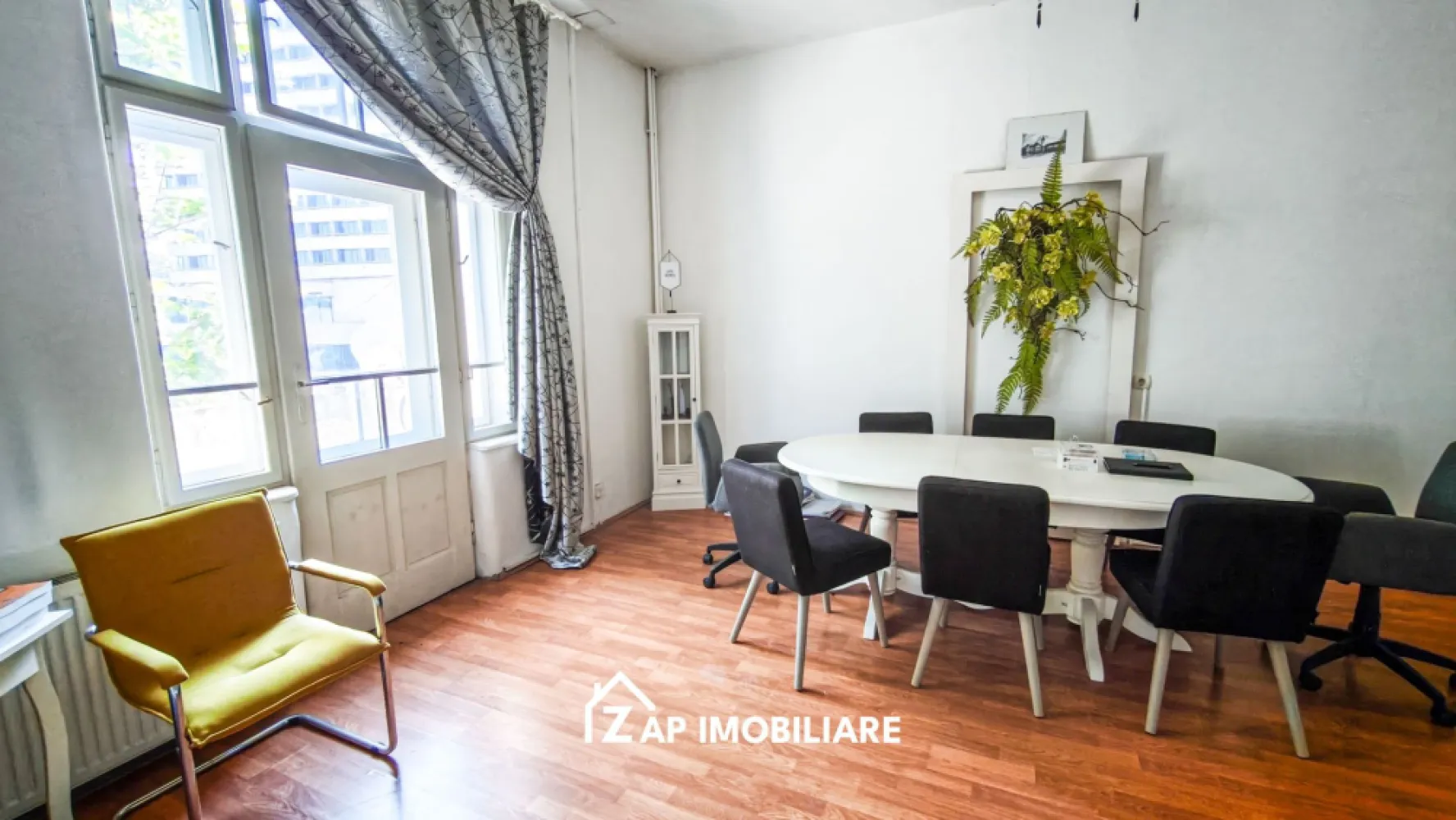 Ultracentral | Birou 40 mp | 2 incaperi | Zona 0 - Mentionati ID-ul proprietatii cand apelati: CP3188581
Contact ⓪⑦②⑥ ②②③ ⑧⑧⑥ Sebastian
De închiriat spatiu birou 40 mp 
Compartimentare:
2 incaperi

Detalii:
La prețul afișat se adaugă TVA, se poate deduce daca se închiriază pe firma.
Imobilul se poate închiria și cu utilități incluse dar la alte preturi. Sunați pt detalii
Contact ⓪⑦②⑥ ②②③ ⑧⑧⑥ Sebastian 
Comisionul perceput este de 50% din valoarea primei chirii si se percepe o singură dată!
Acest anunț nu corespunde cerințelor tale? Sună la numărul afișat în anunț și unul dintre agenții noștri te va ajuta cu alte oferte personalizate în funcție de cerințele tale.